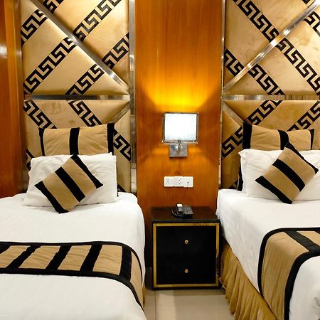 Hilton Suites Lahore Exterior foto