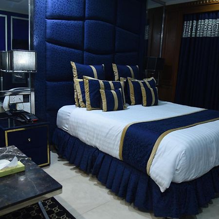 Hilton Suites Lahore Exterior foto