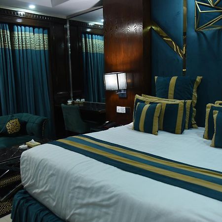 Hilton Suites Lahore Exterior foto